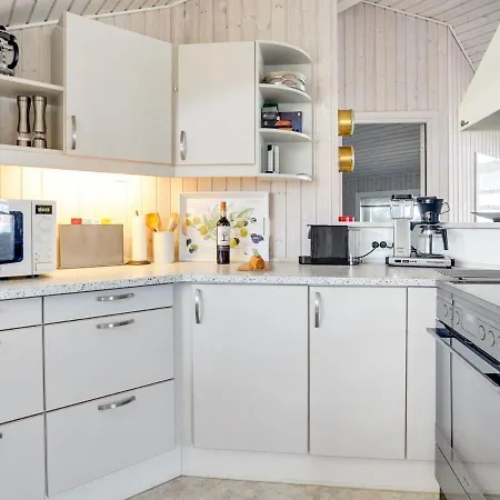 Dania - 300m From The Sea By Interhome